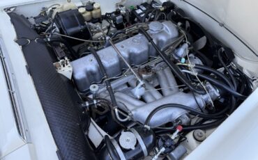 Mercedes-Benz-280-SL-1968-19