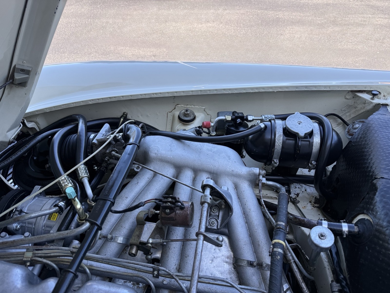 Mercedes-Benz-280-SL-1968-21