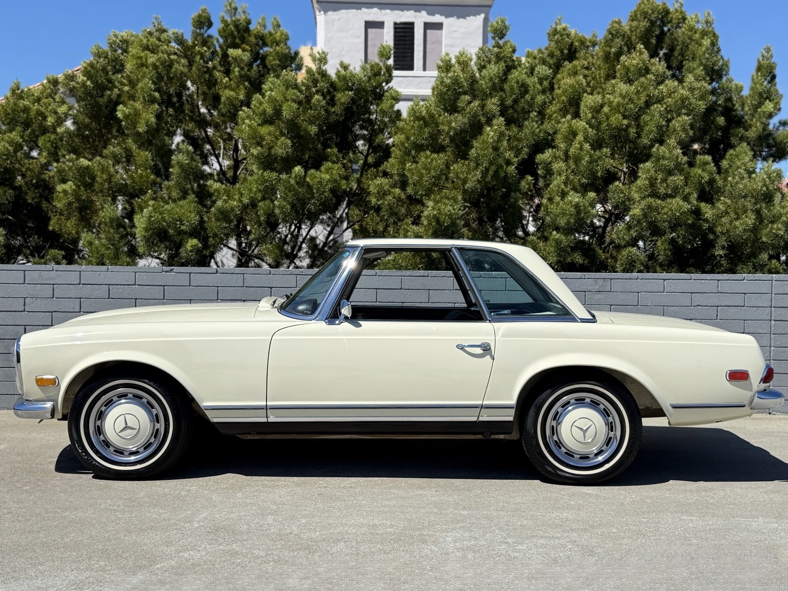 Mercedes-Benz-280-SL-1968-4
