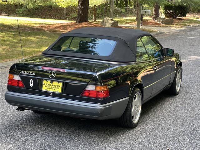 Mercedes-Benz-300-CE-Cabriolet-1993-17