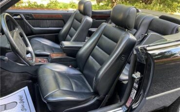 Mercedes-Benz-300-CE-Cabriolet-1993-19
