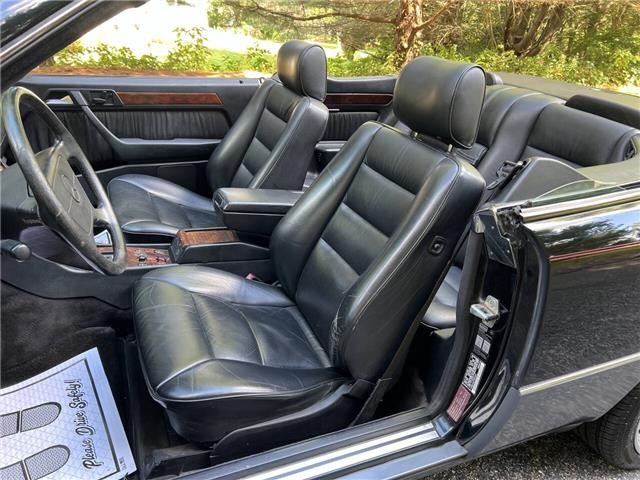 Mercedes-Benz-300-CE-Cabriolet-1993-19