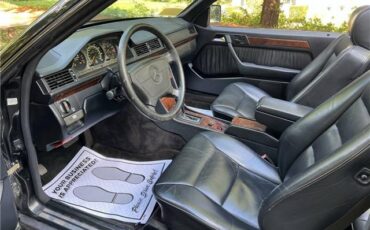 Mercedes-Benz-300-CE-Cabriolet-1993-20