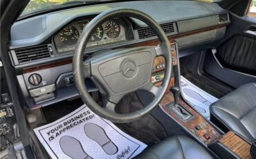 Mercedes-Benz-300-CE-Cabriolet-1993-21