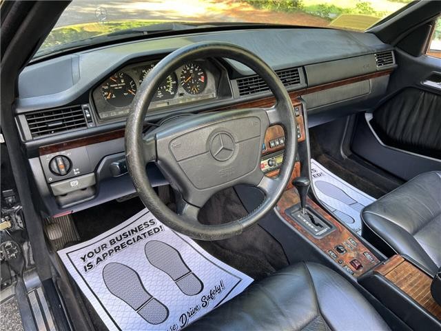 Mercedes-Benz-300-CE-Cabriolet-1993-21