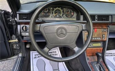 Mercedes-Benz-300-CE-Cabriolet-1993-22