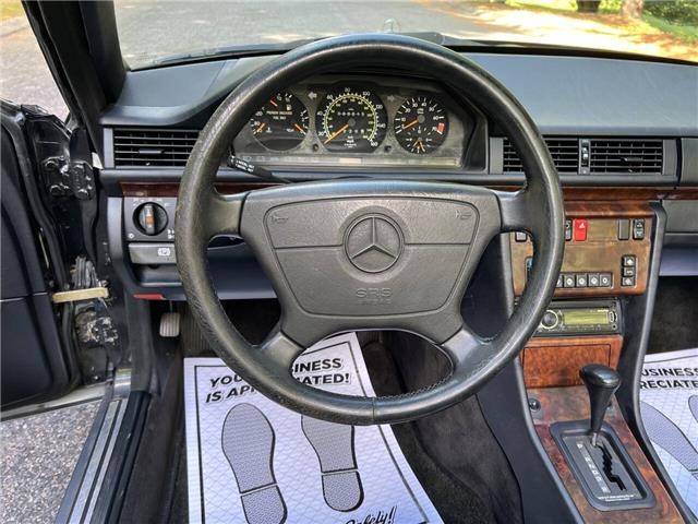 Mercedes-Benz-300-CE-Cabriolet-1993-22