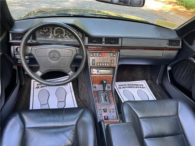 Mercedes-Benz-300-CE-Cabriolet-1993-24
