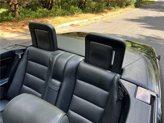 Mercedes-Benz-300-CE-Cabriolet-1993-26