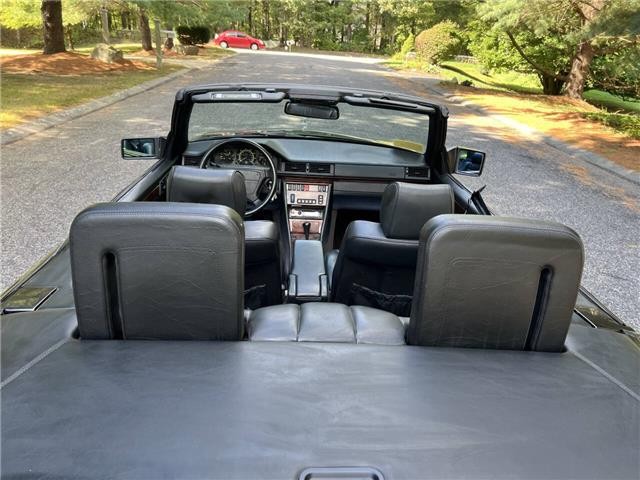 Mercedes-Benz-300-CE-Cabriolet-1993-27