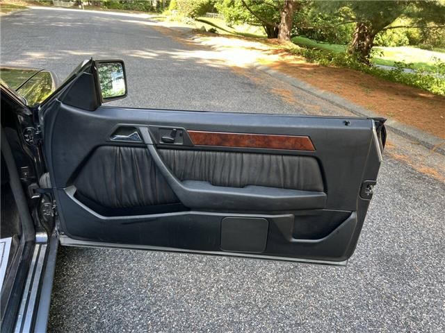 Mercedes-Benz-300-CE-Cabriolet-1993-28