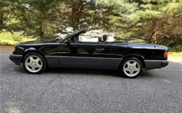 Mercedes-Benz-300-CE-Cabriolet-1993-3