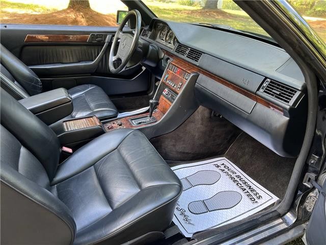 Mercedes-Benz-300-CE-Cabriolet-1993-30