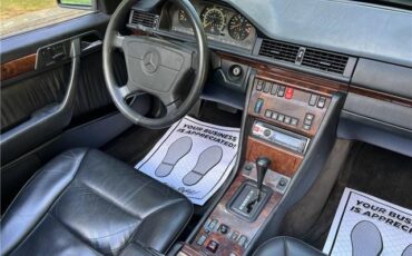 Mercedes-Benz-300-CE-Cabriolet-1993-31