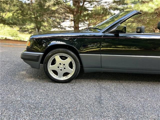 Mercedes-Benz-300-CE-Cabriolet-1993-4