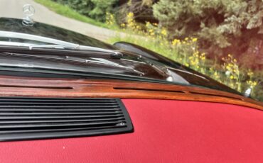 Mercedes-Benz-300-Series-1972-Convertible-10