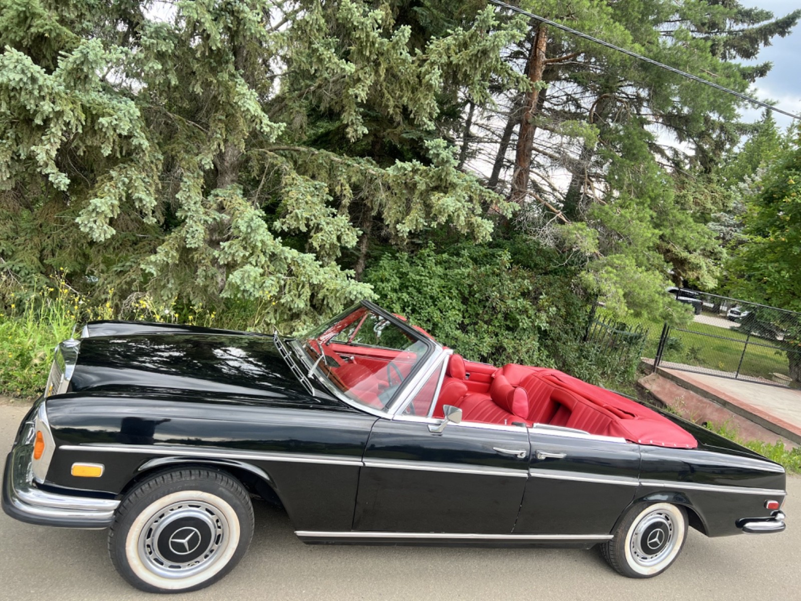 Mercedes-Benz-300-Series-1972-Convertible-20