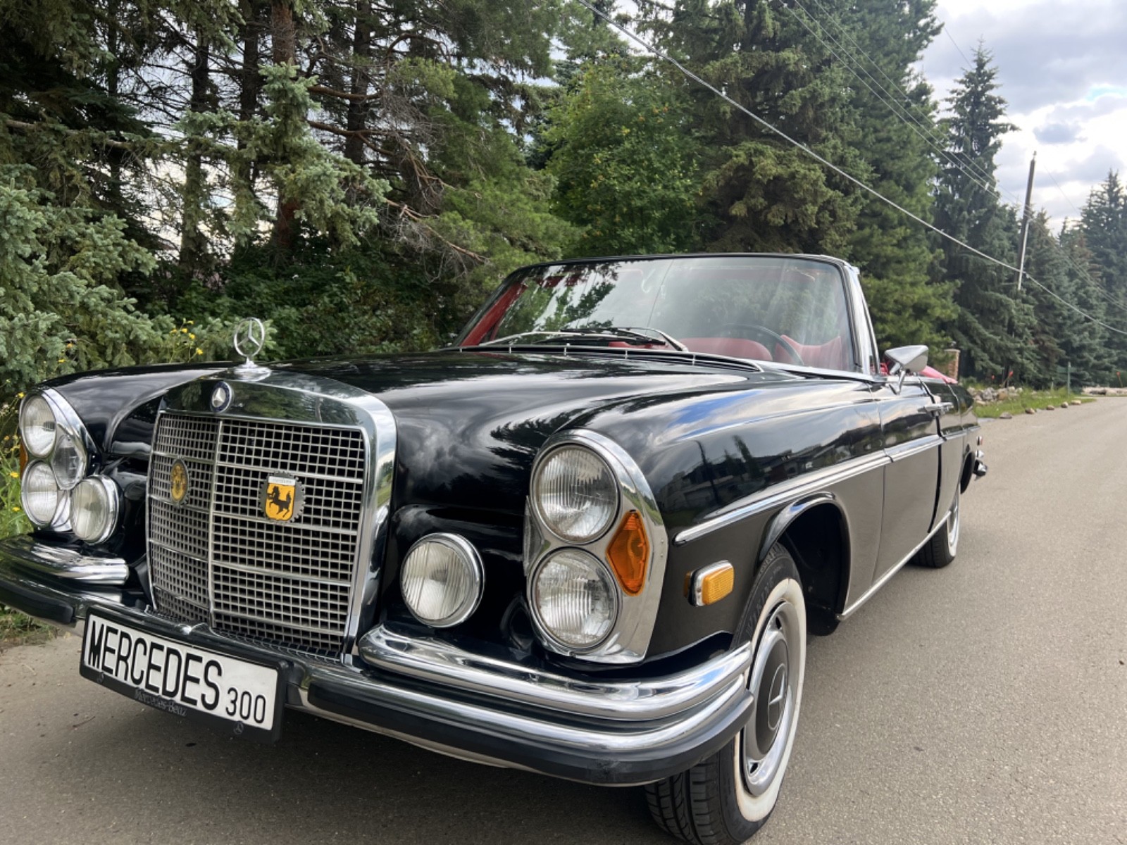 Mercedes-Benz-300-Series-1972-Convertible-3