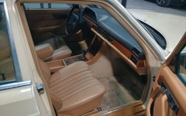 Mercedes-Benz-300-Series-1981-2