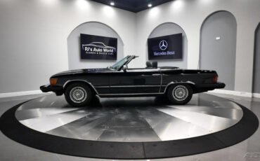 Mercedes-Benz-300-Series-1982-Convertible-1