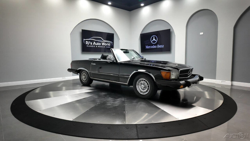 Mercedes-Benz-300-Series-1982-Convertible-11
