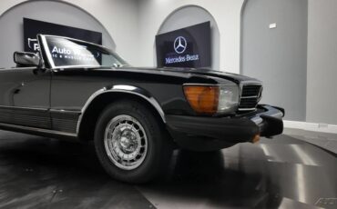 Mercedes-Benz-300-Series-1982-Convertible-12