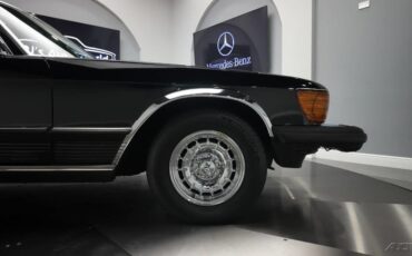 Mercedes-Benz-300-Series-1982-Convertible-13