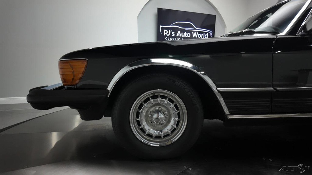 Mercedes-Benz-300-Series-1982-Convertible-16