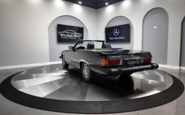 Mercedes-Benz-300-Series-1982-Convertible-20