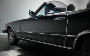 Mercedes-Benz-300-Series-1982-Convertible-23