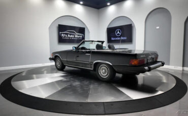 Mercedes-Benz-300-Series-1982-Convertible-3