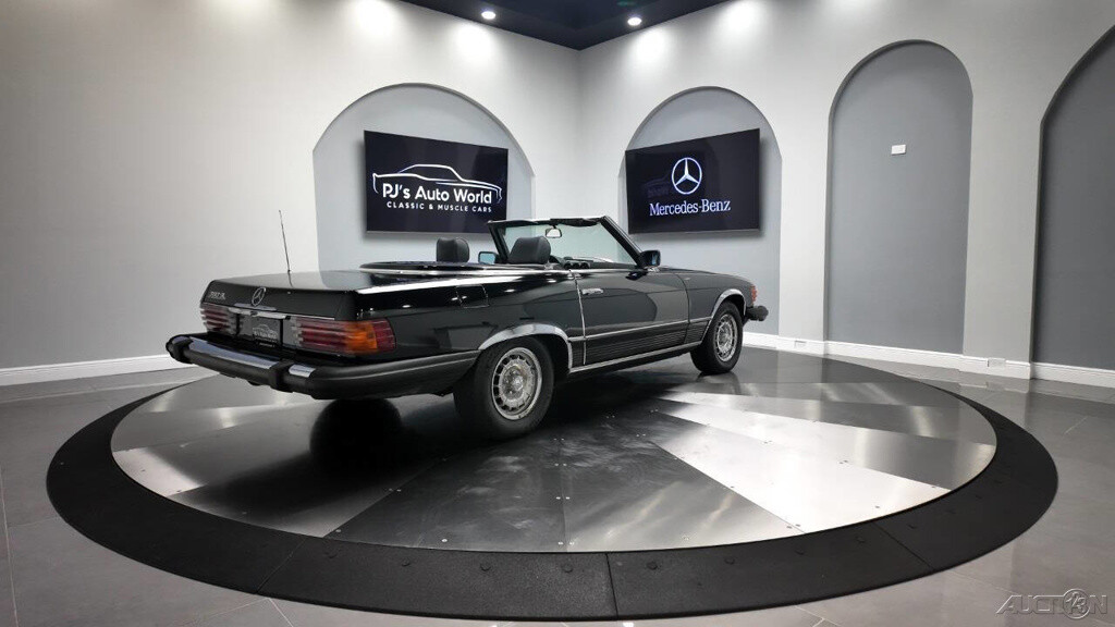 Mercedes-Benz-300-Series-1982-Convertible-6