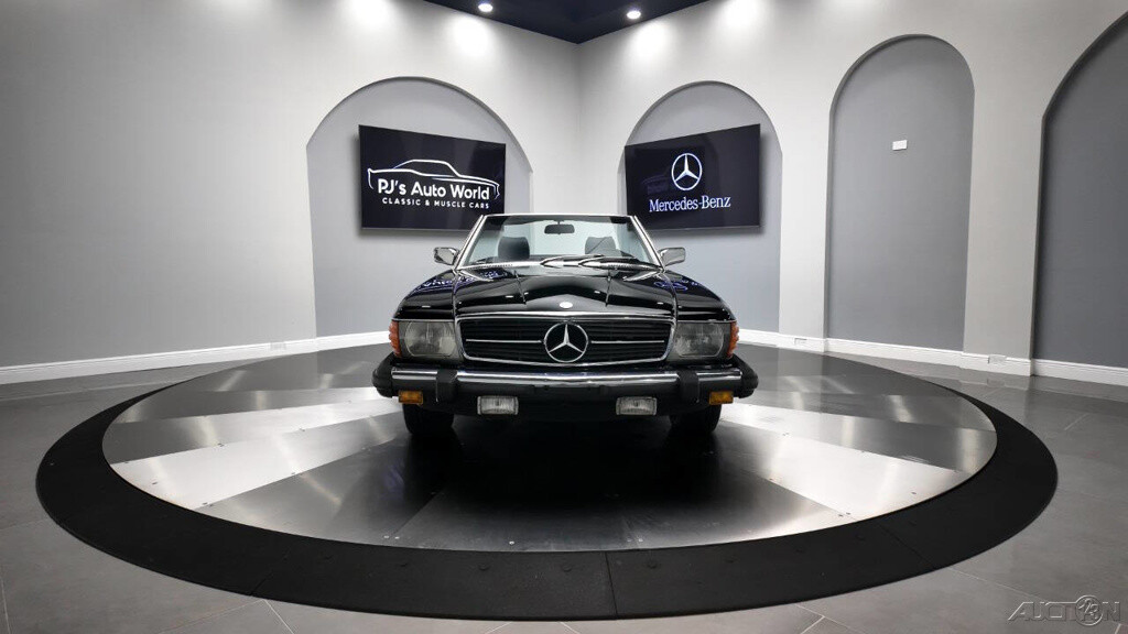 Mercedes-Benz-300-Series-1982-Convertible-7