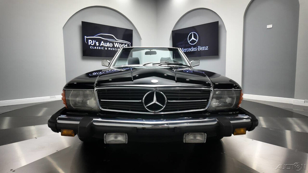 Mercedes-Benz-300-Series-1982-Convertible-9