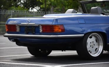 Mercedes-Benz-300-Series-1983-Convertible-11