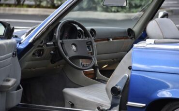 Mercedes-Benz-300-Series-1983-Convertible-12