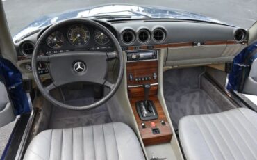 Mercedes-Benz-300-Series-1983-Convertible-14
