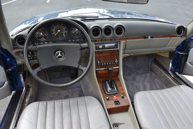 Mercedes-Benz-300-Series-1983-Convertible-14