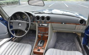 Mercedes-Benz-300-Series-1983-Convertible-15