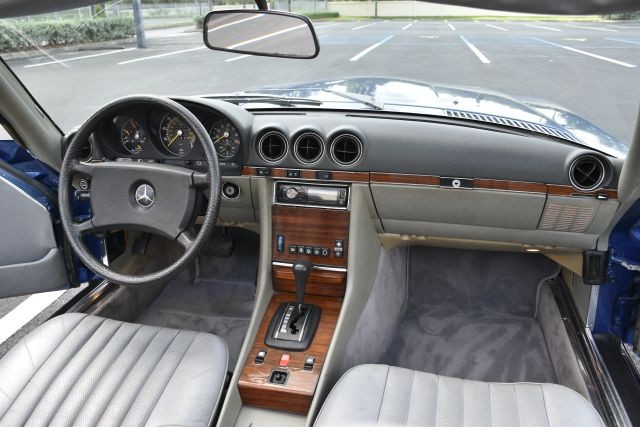 Mercedes-Benz-300-Series-1983-Convertible-15