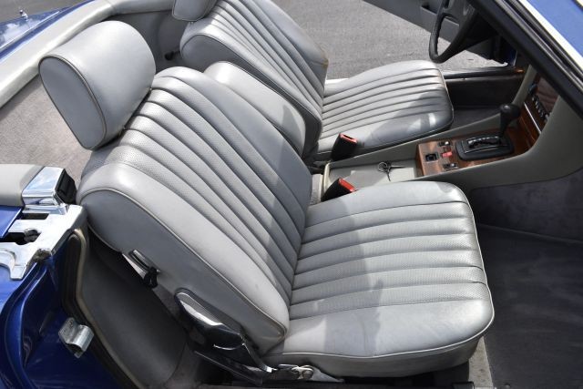 Mercedes-Benz-300-Series-1983-Convertible-16