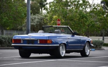 Mercedes-Benz-300-Series-1983-Convertible-2