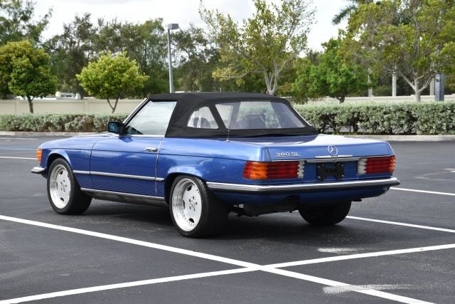 Mercedes-Benz-300-Series-1983-Convertible-21