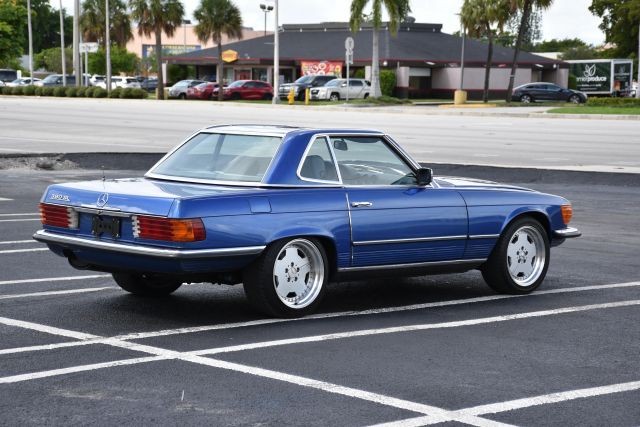 Mercedes-Benz-300-Series-1983-Convertible-25