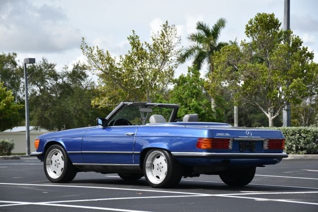 Mercedes-Benz-300-Series-1983-Convertible-3
