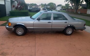 Mercedes-Benz-300SD-1985-Sedan-1