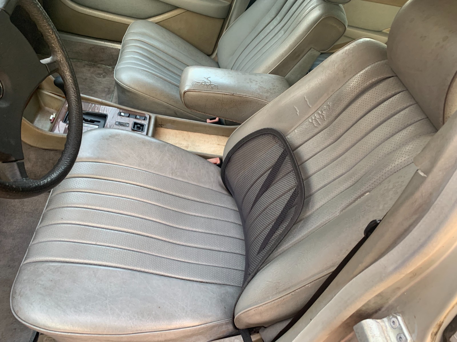 Mercedes-Benz-300SD-1985-Sedan-9