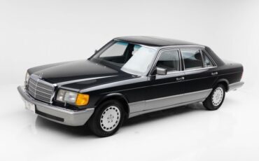 Mercedes-Benz-400-Series-1986-Sedan