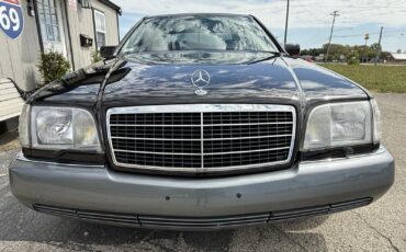 Mercedes-Benz-400-Series-1993-11