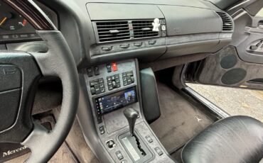 Mercedes-Benz-400-Series-1993-22